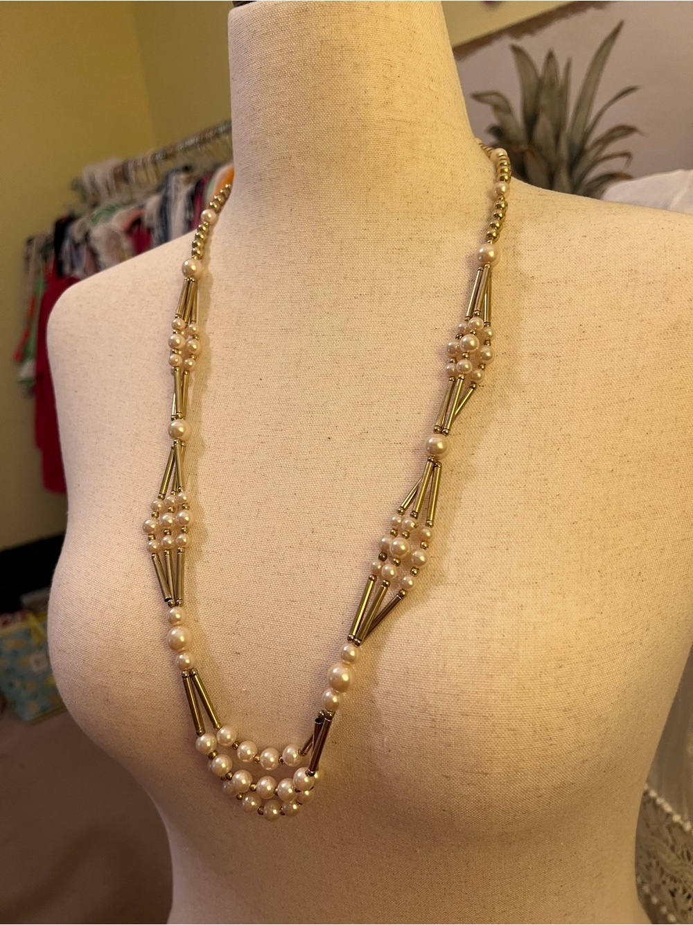 Vintage Signed Korea Classic Gold and Pearl Long Necklace - Picture 2 of 10